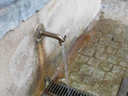 Yard water spout in brass